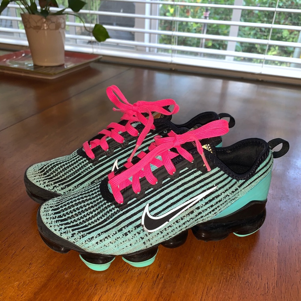 Nike vapor Max miami vice colors